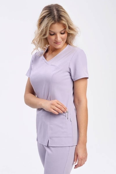 Dopasowana bluza medyczna damska lawendowa BL 62 scrubs Komfort Stretch